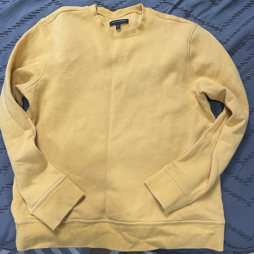 Yellow Banana Republic sweatshirt sz L